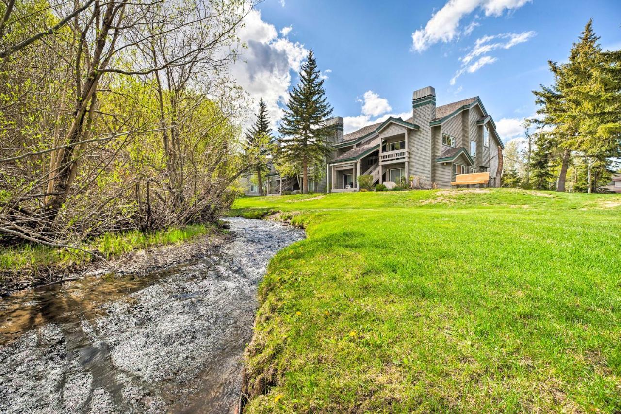 Mammoth Lakes Nature Escape Hot Tub Access! Exterior photo