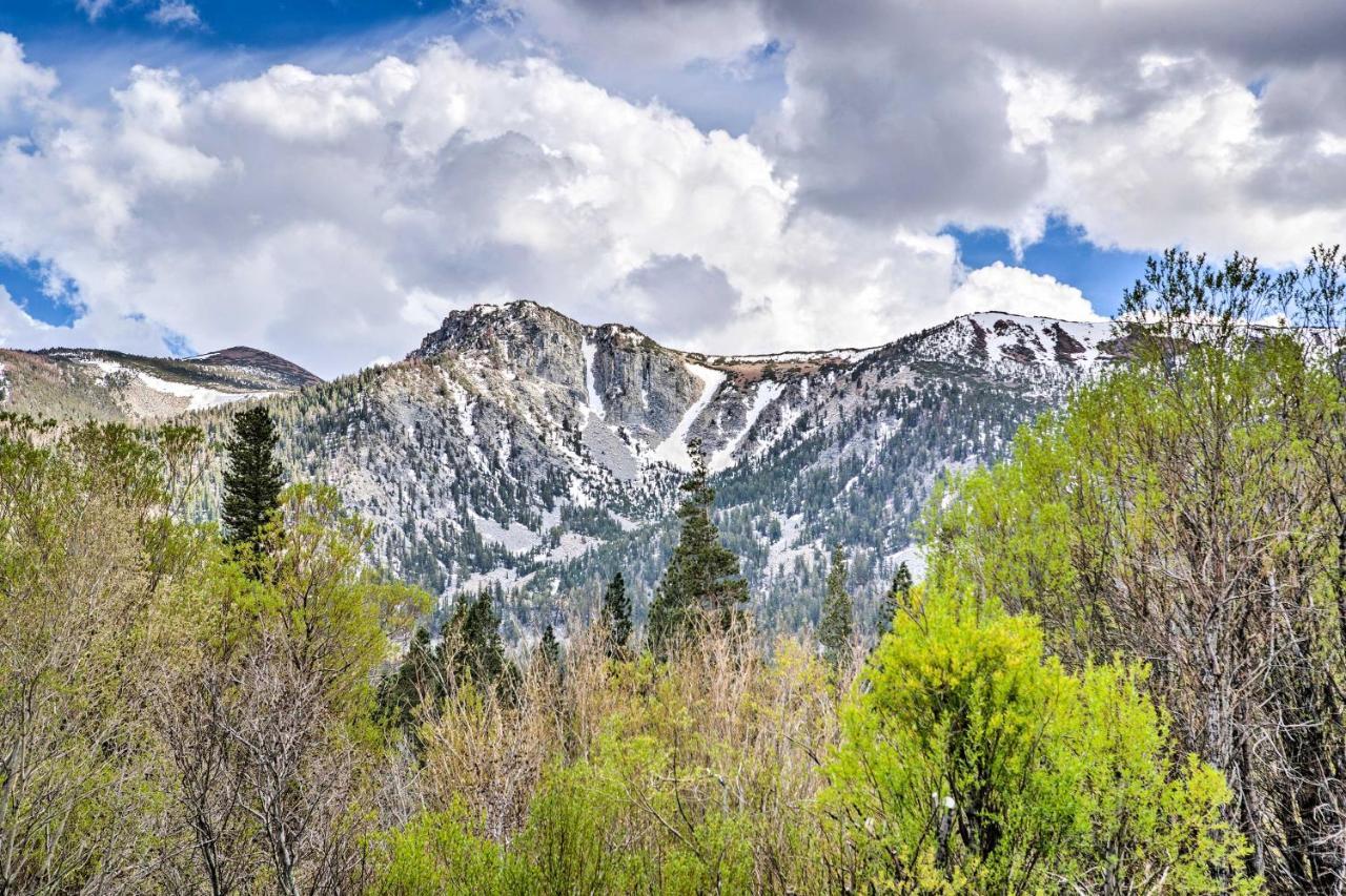 Mammoth Lakes Nature Escape Hot Tub Access! Exterior photo