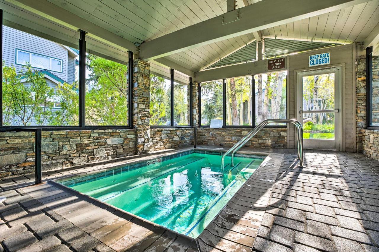 Mammoth Lakes Nature Escape Hot Tub Access! Exterior photo