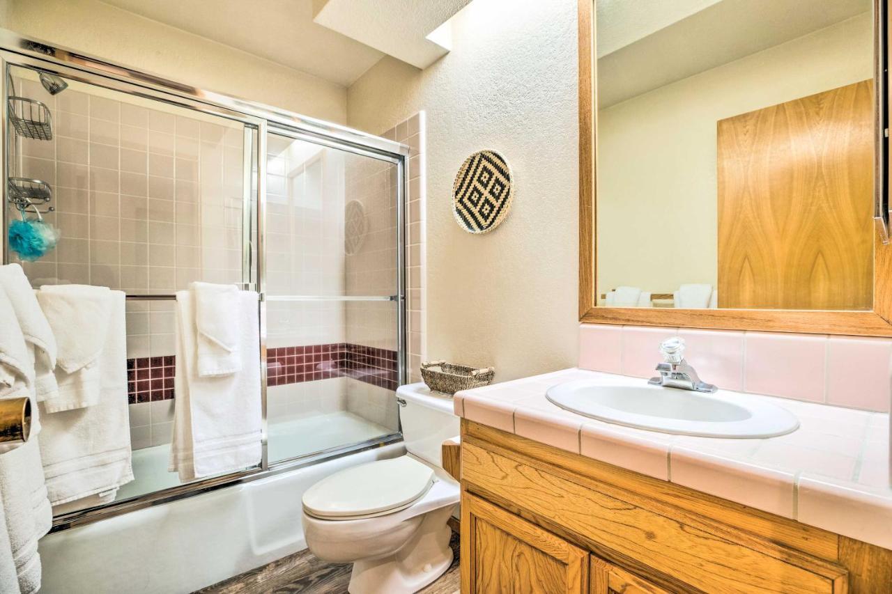Mammoth Lakes Nature Escape Hot Tub Access! Exterior photo